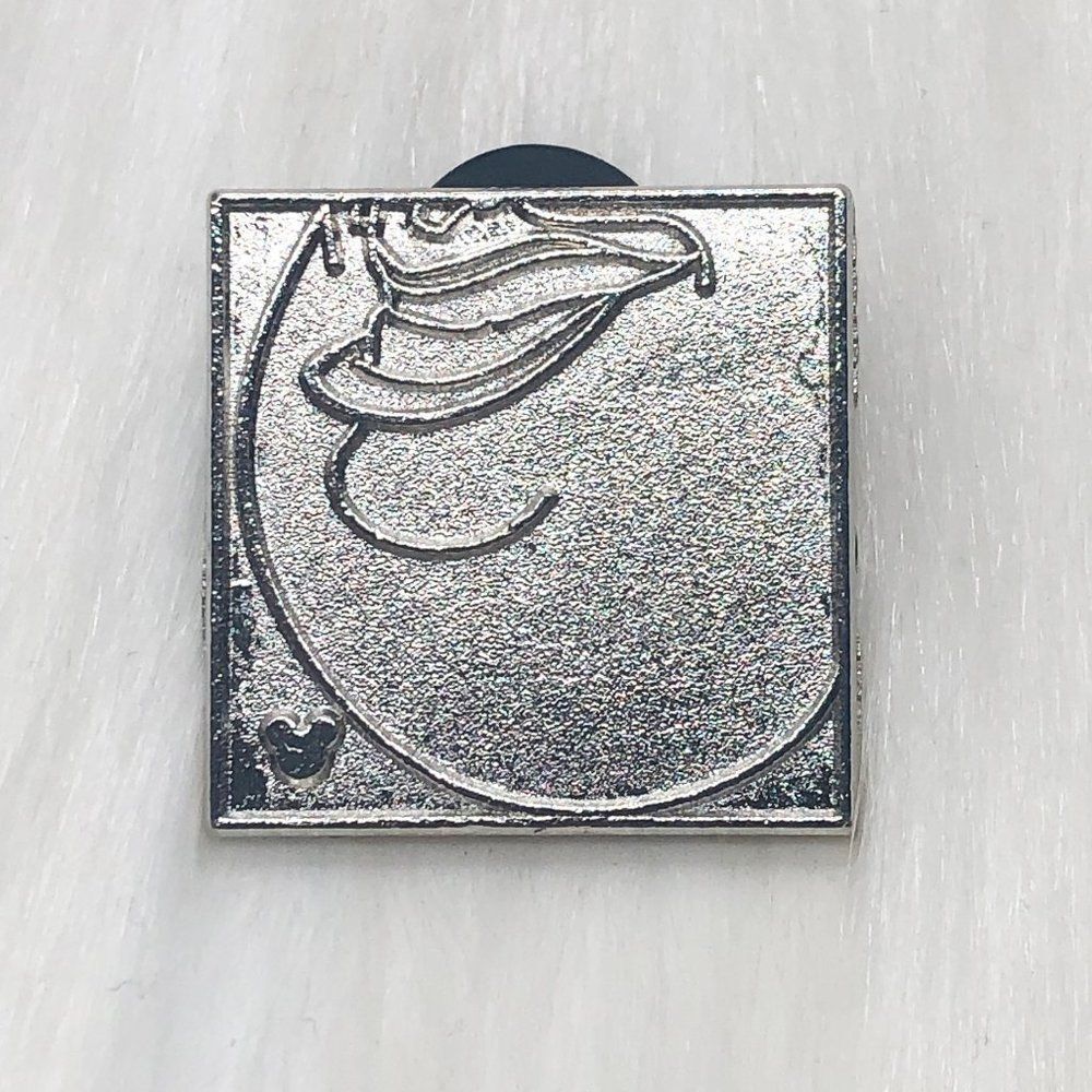 🔮 5/$25 Disney Smiling Villains The Little Mermaid‎ Ursula Chaser Pin